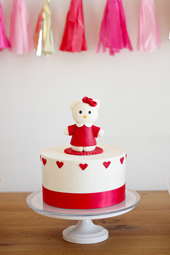 Hello Kitty 2nd Birthday Party | Gloria Wong Design | 100 Layer Cakelet