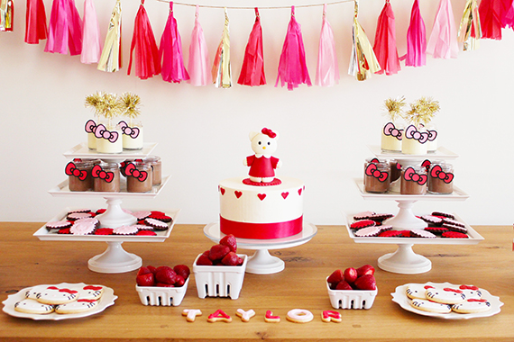 Hello Kitty 2nd Birthday Party | Gloria Wong Design | 100 Layer Cakelet