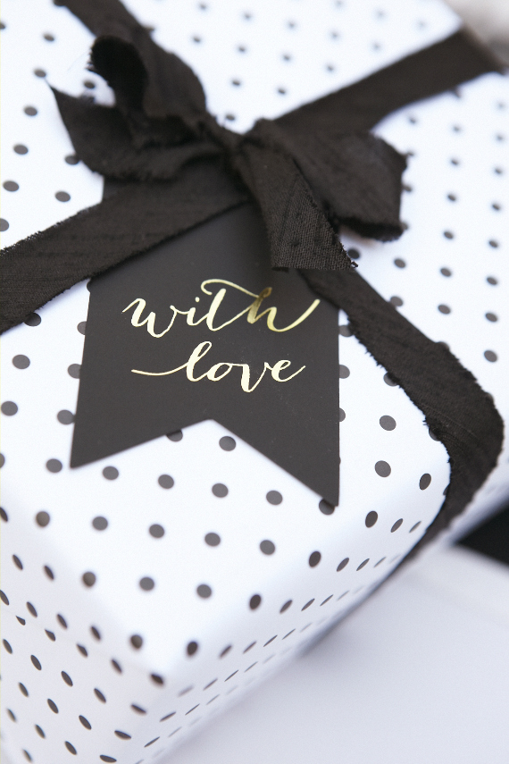 Sophisticated black and white baby shower for Chelsea of Sugar Paper LA | Scott Clark Photo | 100 Layer Cakelet