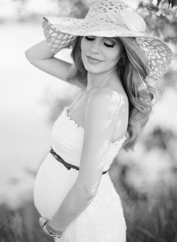 Colorado maternity photography by Laura Murray | 100 Layer Cakelet