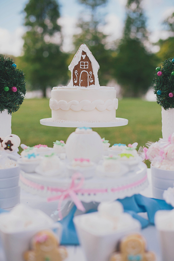 Gingerbread party by Twinkle Twinkle Little Party | Renee Nicole Photography | 100 Layer Cakelet