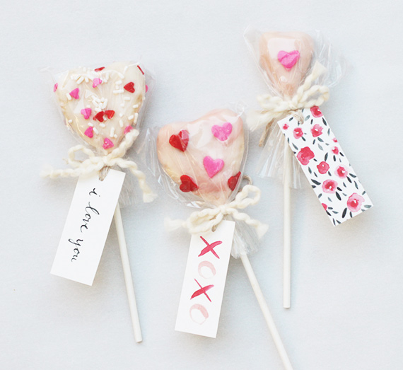 DIY cake pops and free printable tags from Kelli Murray | 100 Layer Cakelet