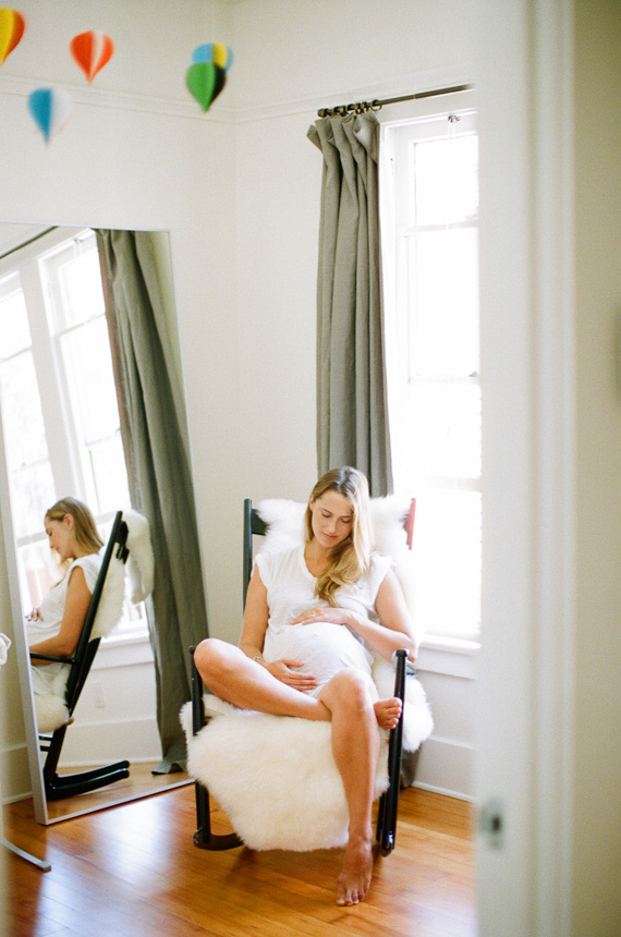 Lifestyle maternity photos by Erin Hearts Court | 100 Layer Cakelet