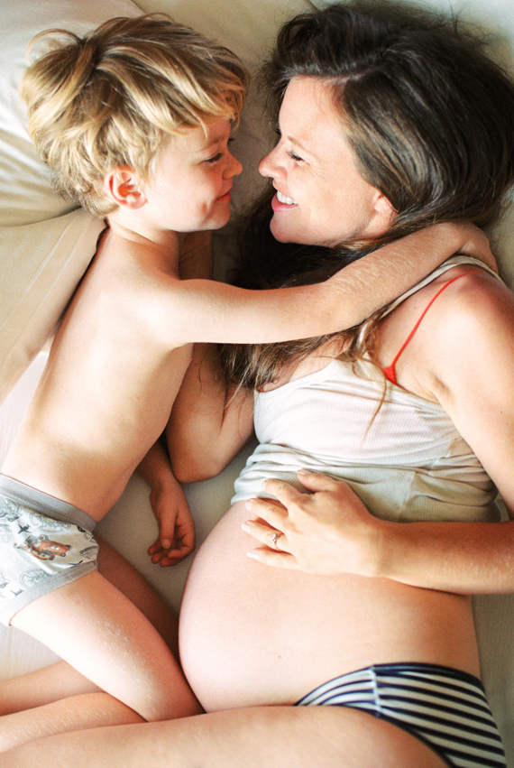 Orange County maternity photos at home by Braedon Flynn | 100 Layer Cakelet
