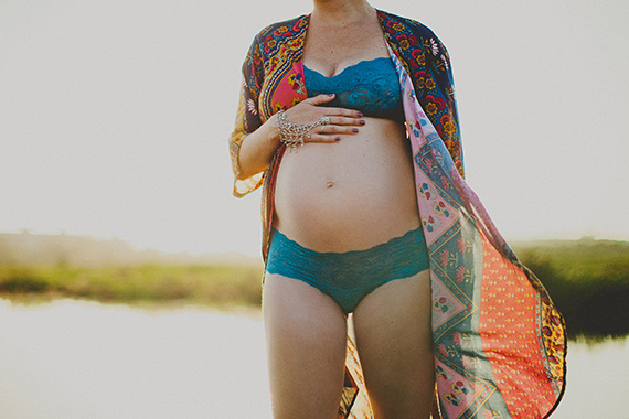 Southern California maternity photos by Wild Whim Photography | Hallie of Lo Boheme Events | 100 Layer Cakelet