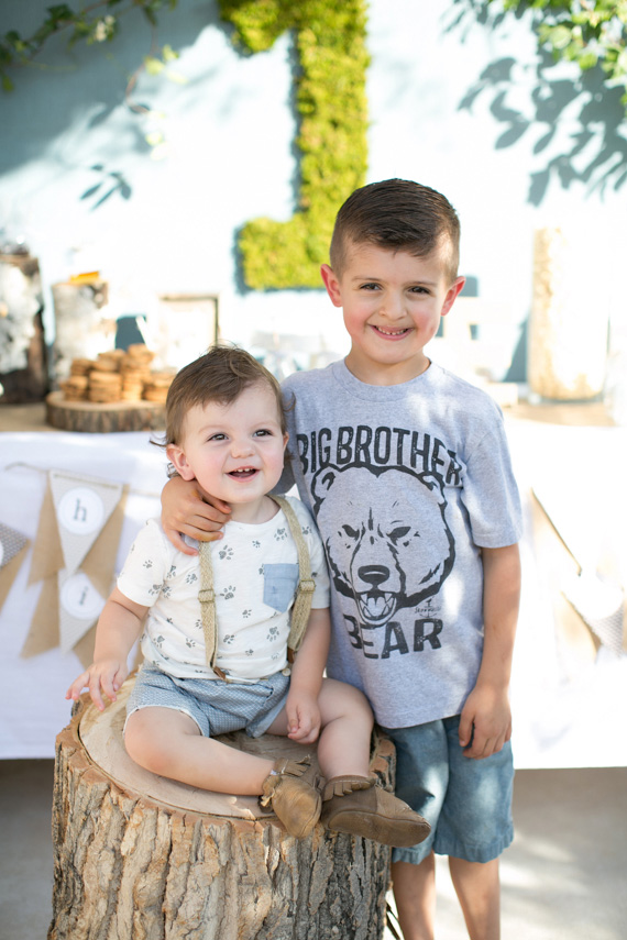 Baby bear birthday party by Natalie Ann Photography | 100 Layer Cakelet