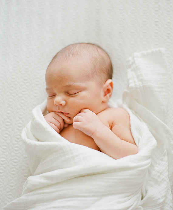 Newborn photos by Mandy Busby | 100 Layer Cakelet