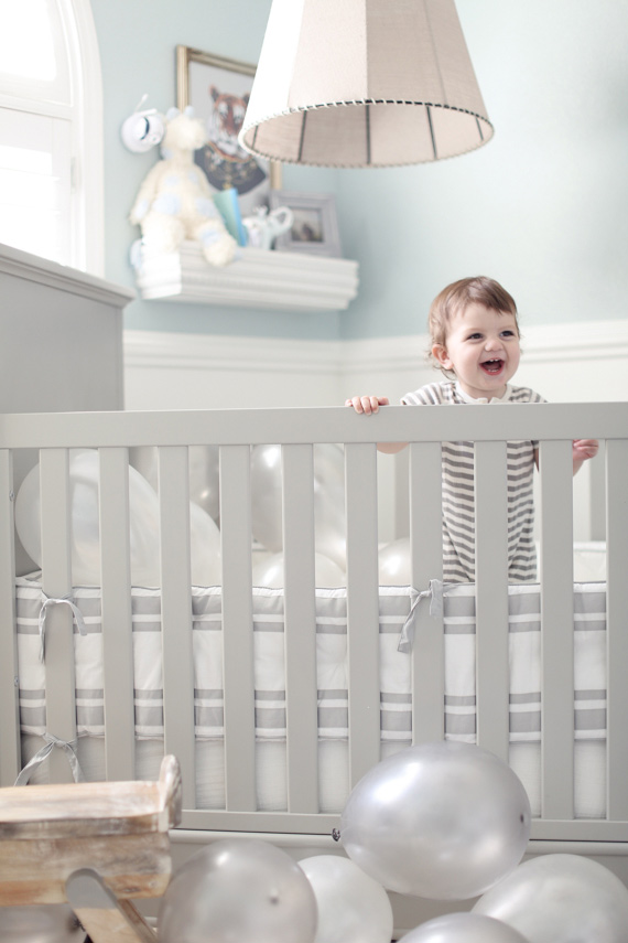 Grey neutral nursery design by Natalie Ann Photography | 100 Layer Cakelet