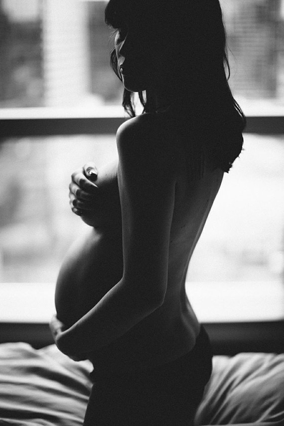 Maternity photo by Andria Lindquist | 100 Layer Cakelet