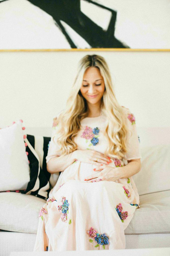 Spring maternity photos in Beverly Hiills by Alex Steele Photography | 100 Layer Cakelet