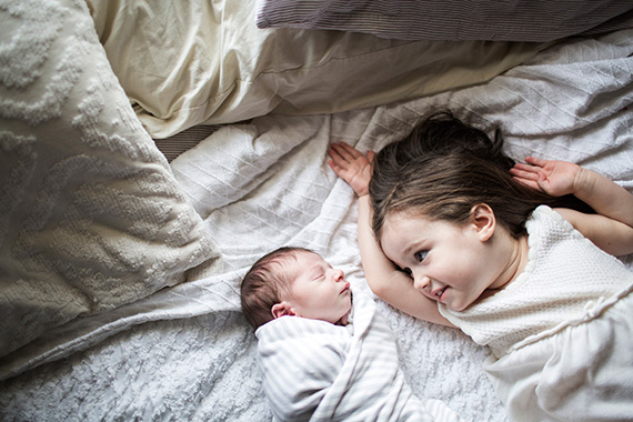 Lifestyle newborn photos by Ashleigh Coleman Photography | 100 Layer Cakelet
