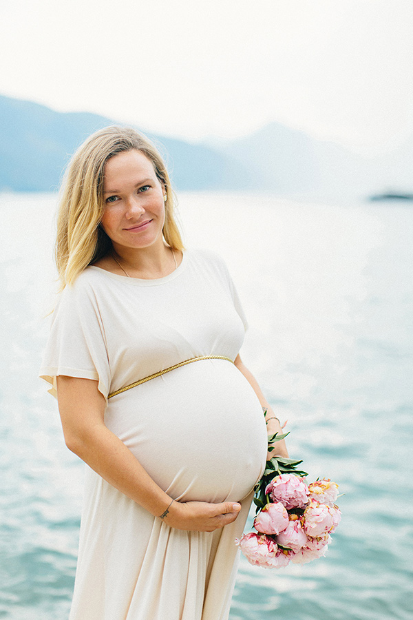 Montenegro maternity photos by Sonya Khegay