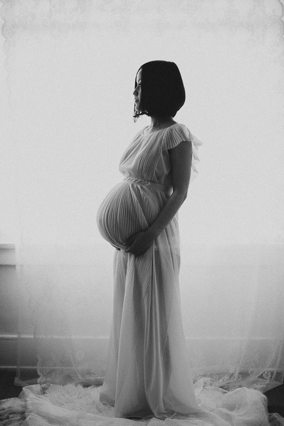 dramatic maternity photos