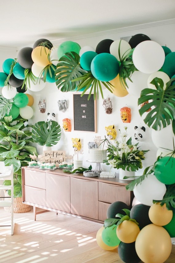 Jungle themed 1st birthday party | Best Birthday Ideas of 2017 on 100 Layer Cakelet