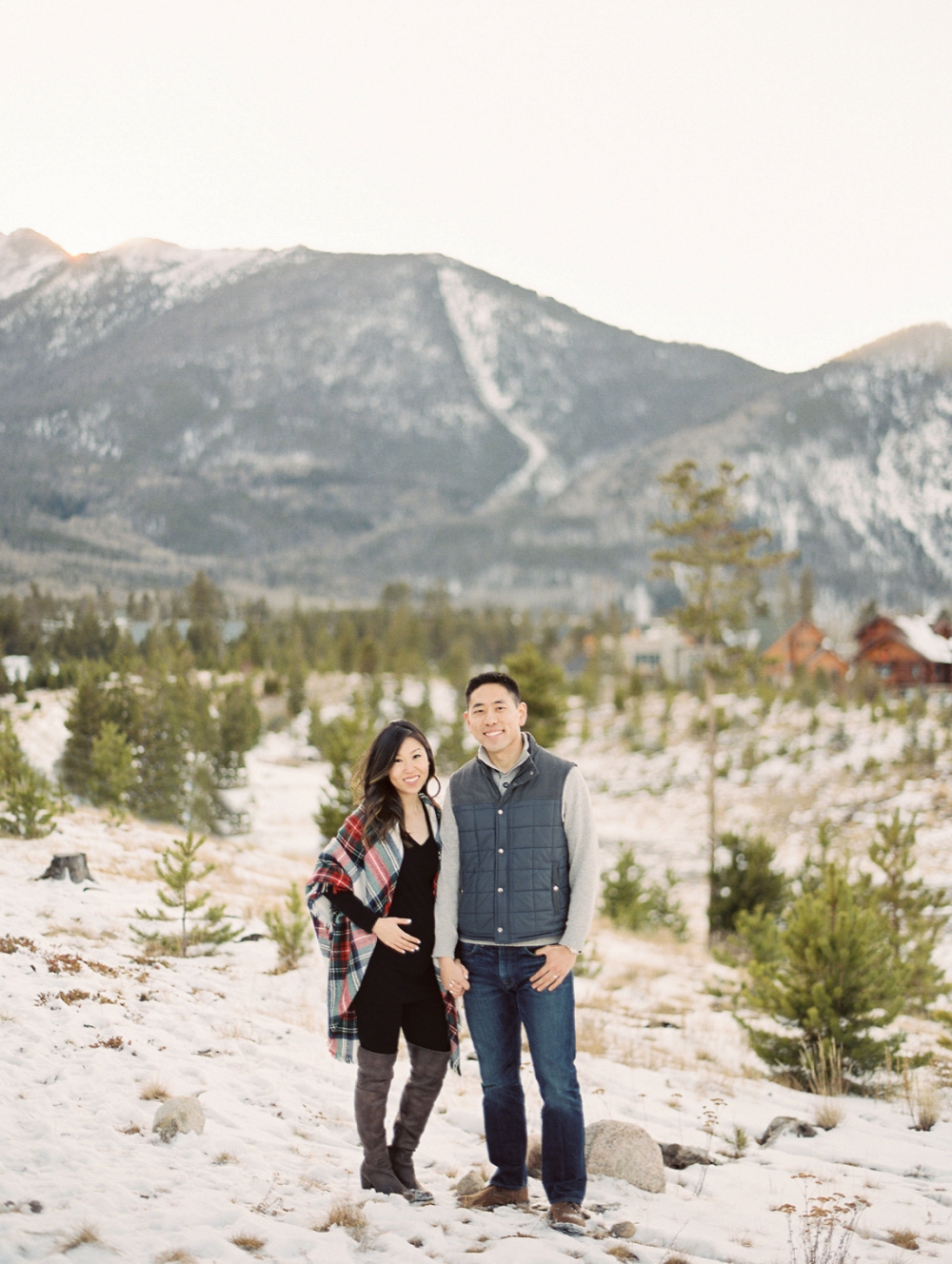 Dani-Cowan-Photography-Snowy-Colorado-Mountain-Maternity-Photoshoot12_WEB